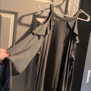 Open shoulder long sleeve top